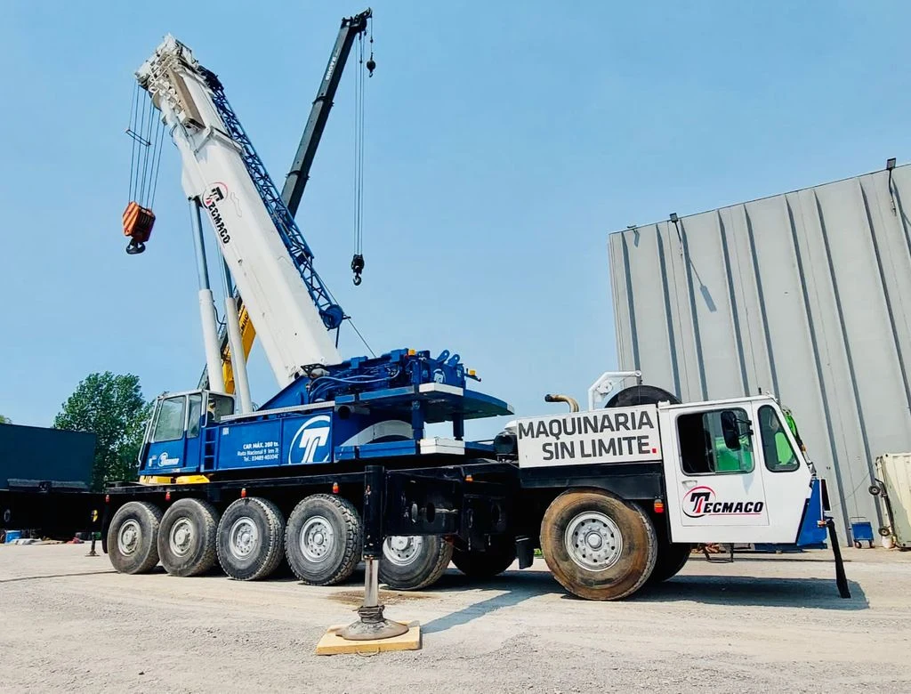 Grúa AT DEMAG AC 615 180 toneladas usada Argentina